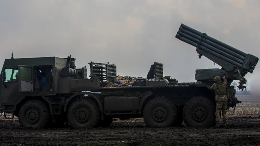 Beast of a machine: Ukrainian army Commander-in-Chief shows RM-70 Vampire MLRS in action