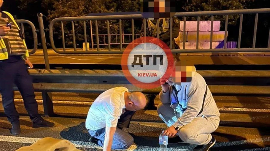 В Киеве судья насмерть сбил нацгвардейца на блокпосту – источники