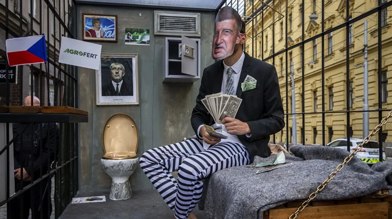 Генерал, експрем'єр та темна конячка: який сюрприз можуть принести вибори у Чехії