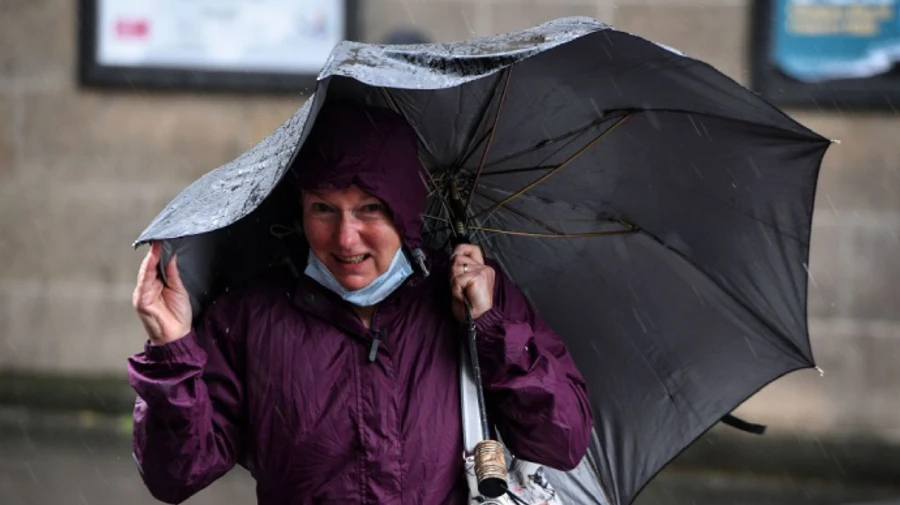 Синоптики объявили штормовое предупреждение из-за шквального ветра