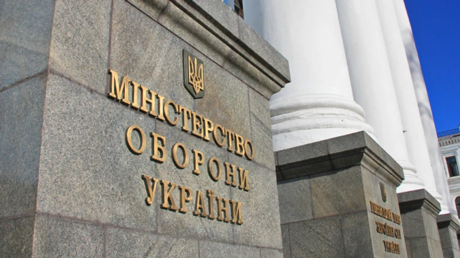 Екстендерник Міноборони уник відповідальності у справі на пів мільярда. Вилучену готівку повернуть