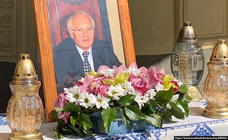 У Львові прощалися з Іваном Вакарчуком – у храм заходили поодинці