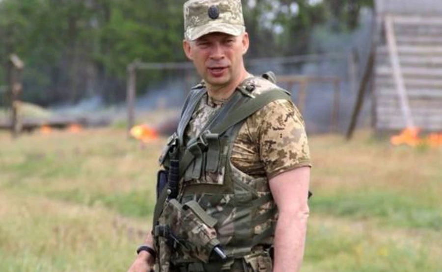 Порошенко призначив нового командувача ООС