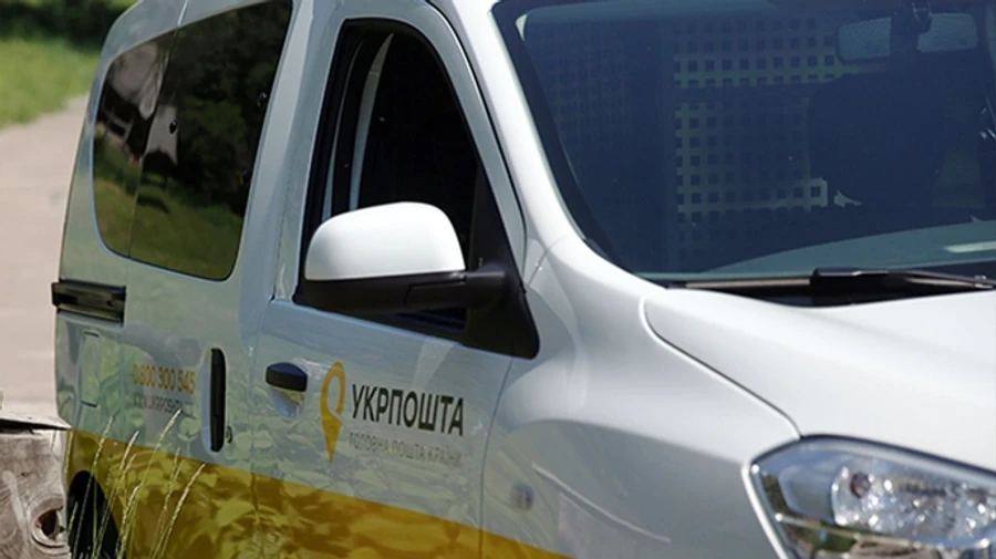 На Николаевщине россияне атаковали авто Укрпочты, водитель в тяжелом состоянии