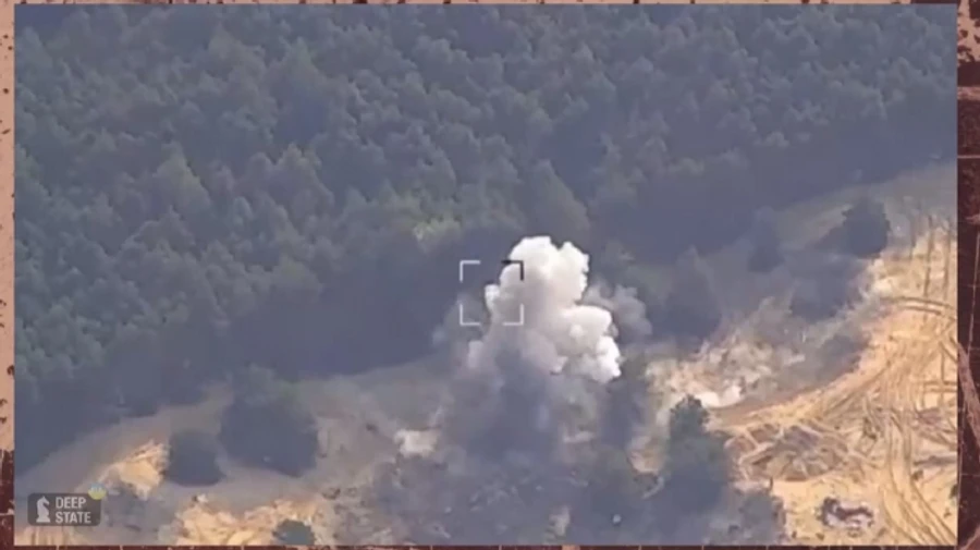 Russian troop cluster comes under attack in Kherson Oblast – DeepState – video