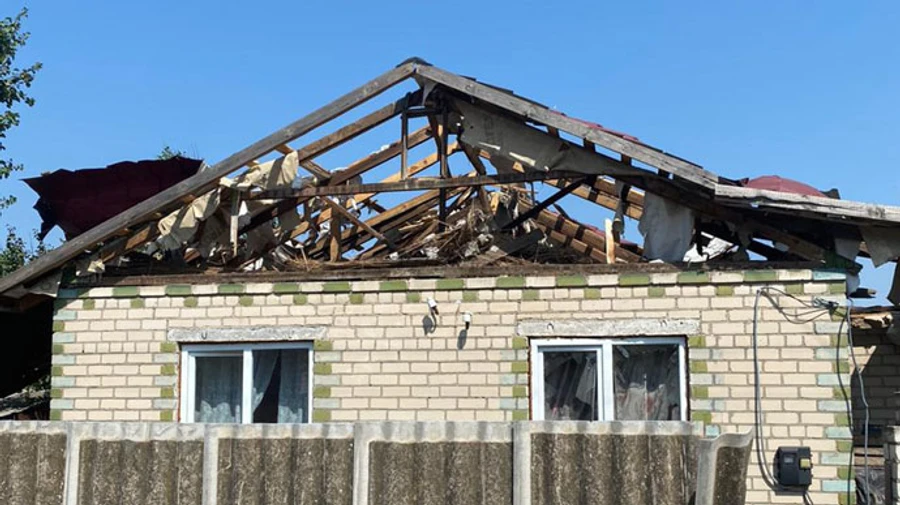 Russian forces hit village in Kherson Oblast: woman killed