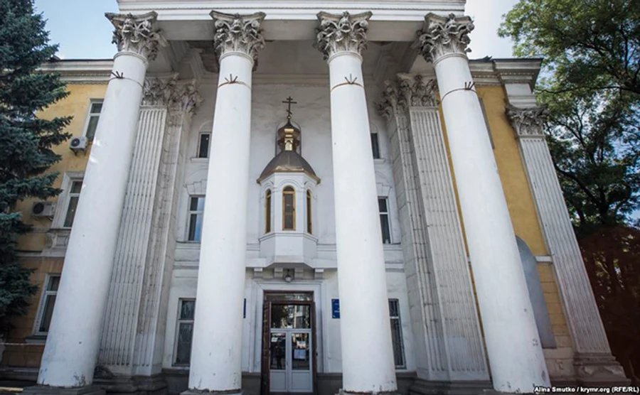 Оккупанты выселяют единственный храм ПЦУ из здания в центре Симферополя