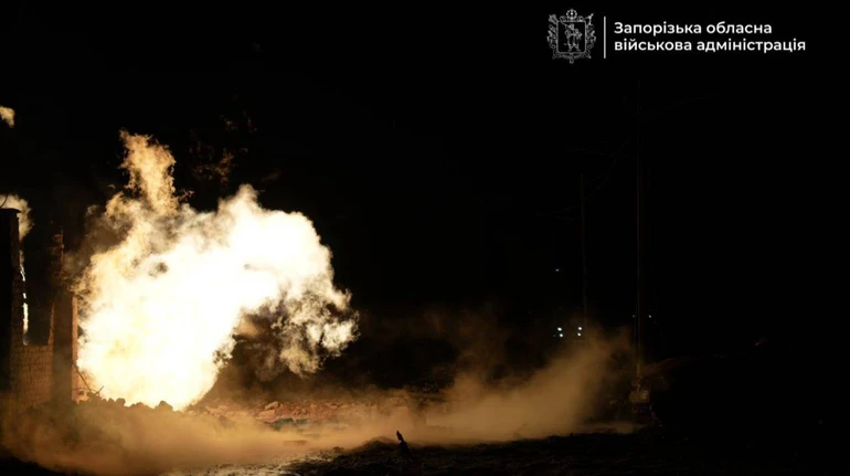 Враг атаковал Запорожье: есть повреждения, ранена женщина