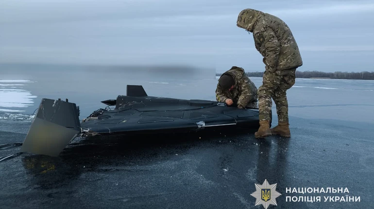 Саперы обезвредили российский дрон, упавший на лед на Днепровщине