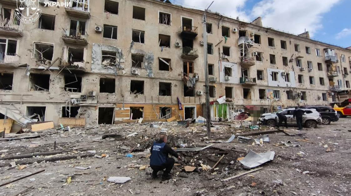 Ten injured in Russian guided bomb strike on central Kramatorsk