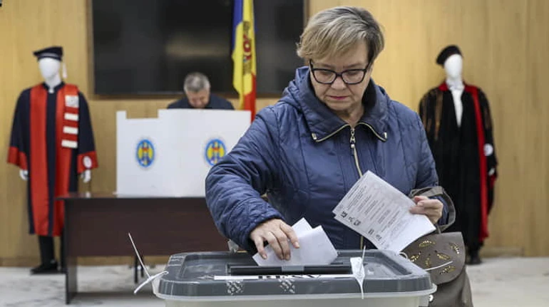 Беззаконням по Росії: як уряд Молдови зняв з виборів агентів РФ та що з цього вийшло