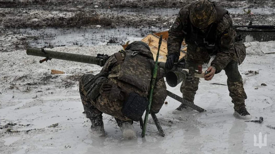Russians do not stop assaulting Bakhmut and want to break through defence on several fronts