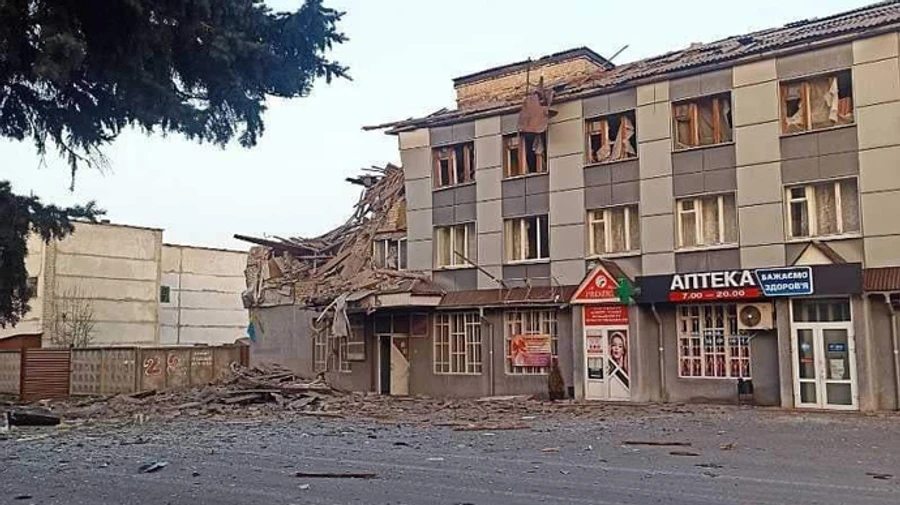 Russian troops shell civilian car in Kreminna, killing 4