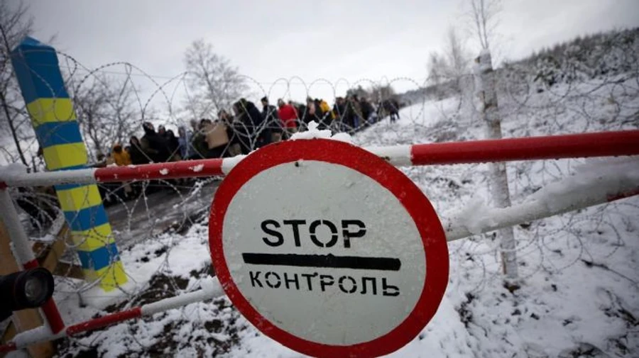 В случае прорыва мигрантов силы МВД будут на границе через час – министр