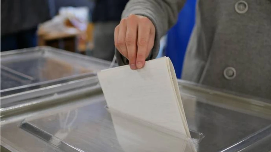 До Ради проходять 7 партій, ще дві на межі – опитування