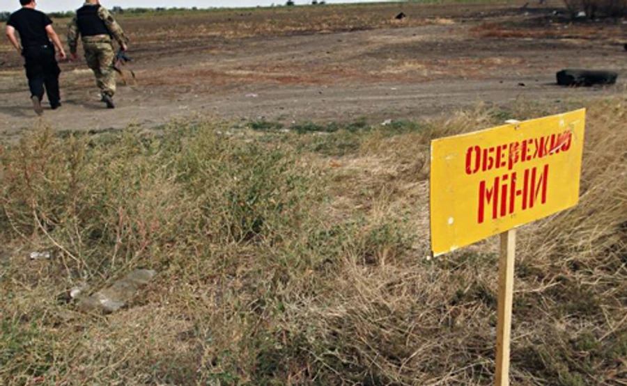 На Донбасі від підриву на мінах загинули двоє військових, 4 мають травми та поранення