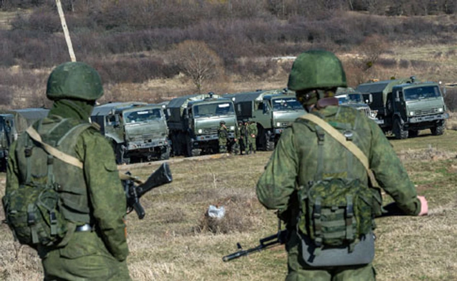 Росія активно завозить до Криму сучасне озброєння - розвідка
