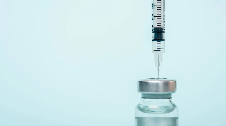 Три чи одна? Лікар пояснив, скільки доз вакцини треба для захисту проти ВПЛ