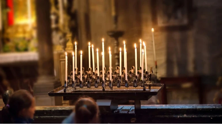 Третина молоді – атеїсти та агностики: як за останні роки змінилася релігійна приналежність українців