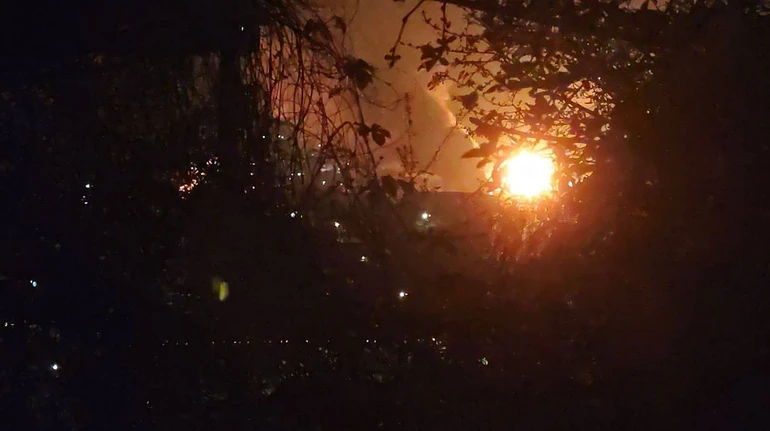 У російському Туапсе під удар дронів потрапив порт та НПЗ: спалахнула пожежа