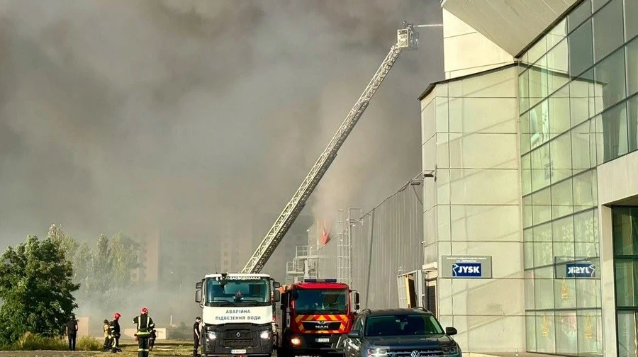 Російський удар по ТЦ у Кривому Розі: 49 поранених досі в лікарнях, 15 з них – важкі