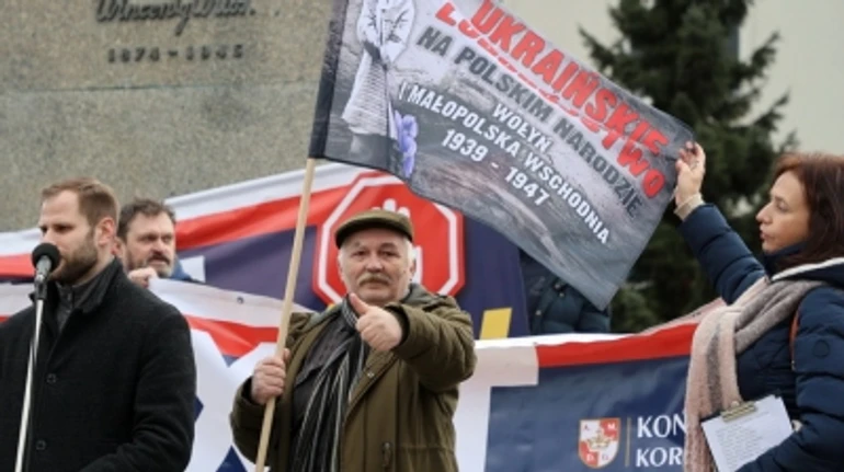 Poland at risk? Far-right populists poised for victory in potential elections today