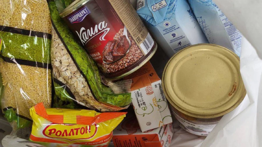 Тысячи мариупольцев стоят в очереди за едой от оккупантов, многие падают в обморок - советник мэра