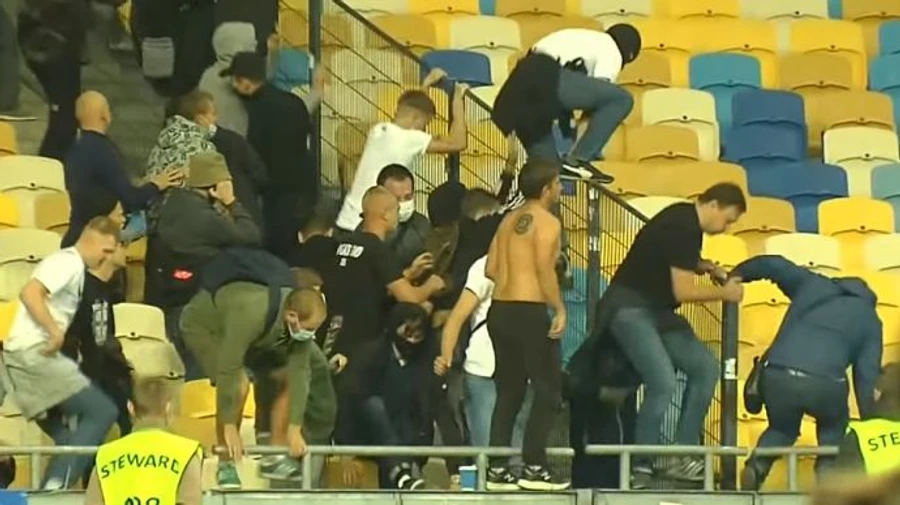 ФК Динамо наказали за драку болельщиков на Олимпийском