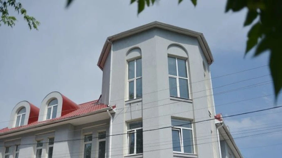 Из-за минирования эвакуировали студентов вуза в Киеве – ничего не нашли