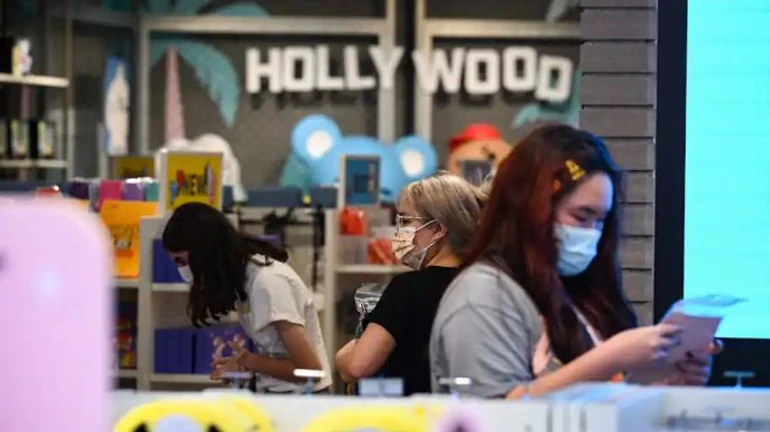 Штамм Дельта заразен, как ветрянка, и может передаваться вакцинированными – СМИ