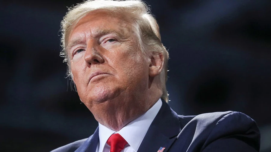 Трамп угрожает закрыть соцсети после замечания Twitter