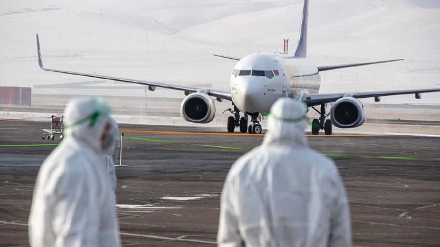 На чартере с украинскими работниками обнаружили больного коронавирусом