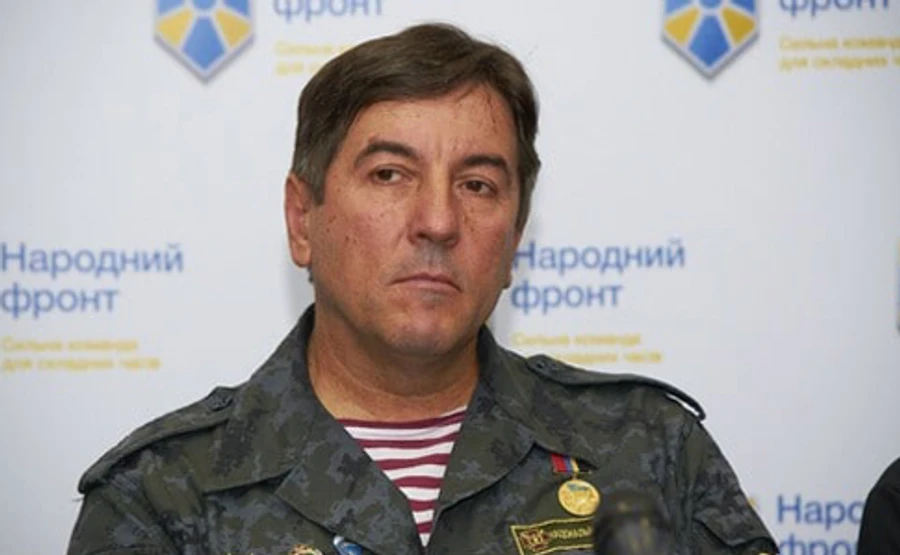 Тимошенка вигнали з Народного фронту, бо зібрався у президенти