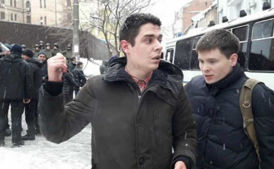 Появились детали избиения автомайдановца: бил депутат, добивали титушки