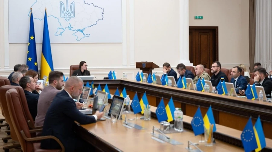 Ukrainian government allows men aged 18-22 to travel abroad