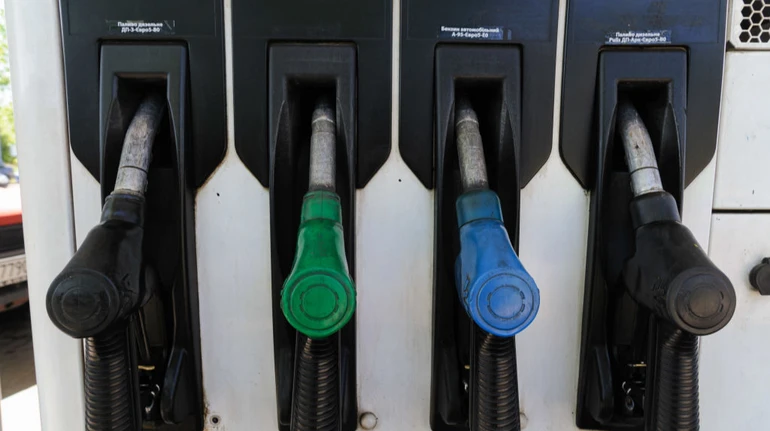 АЗК Укрнафта почала знижувати ціни на пальне – Свириденко