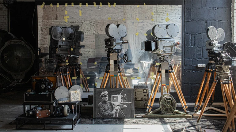 130 лет Александру Довженко. Что происходит на киностудии его имени и какие у нее шансы спастись. ФОТОРЕПОРТАЖ