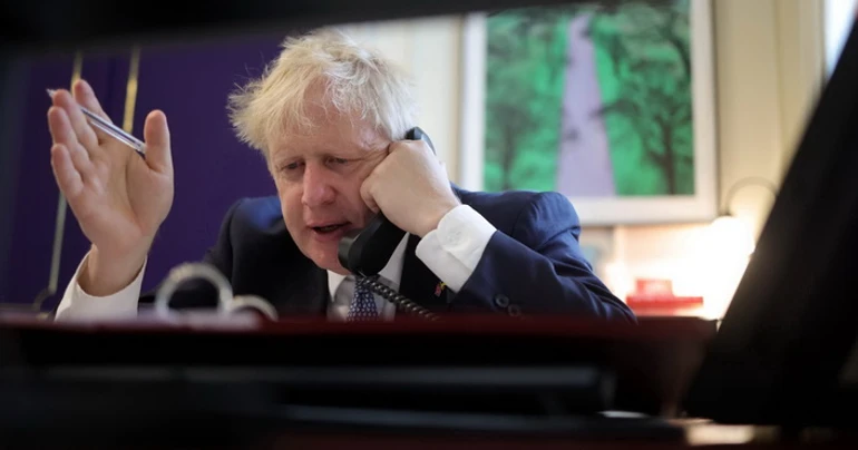Неизбывный Борис: как Украина помогла премьеру Британии сохранить должность