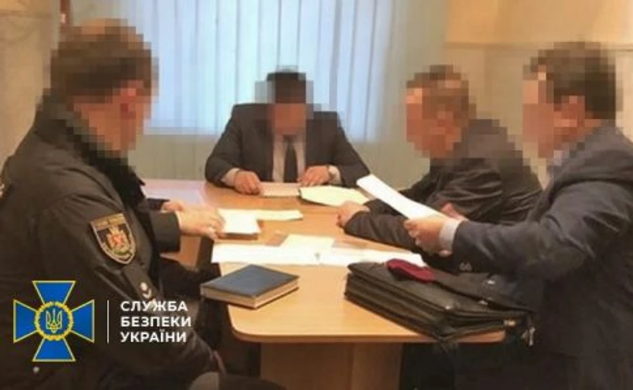 Мэру Коростышева вручили подозрение за растрату 800 тысяч, выделенных на ремонт дорог