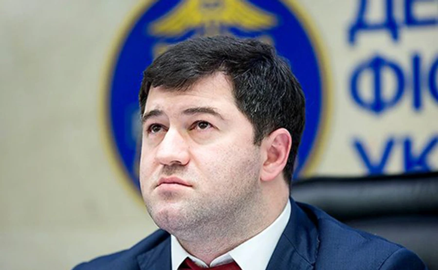 Суд снова приказал вернуть Насирову паспорт и продолжил его обязанности