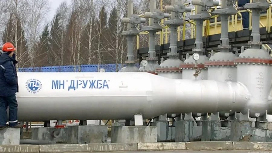 Словакия и Венгрия пожаловались Еврокомиссии на удары по нефтепроводу Дружба