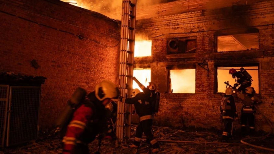 Russian attack on Sumy sparks large fire – photo, video