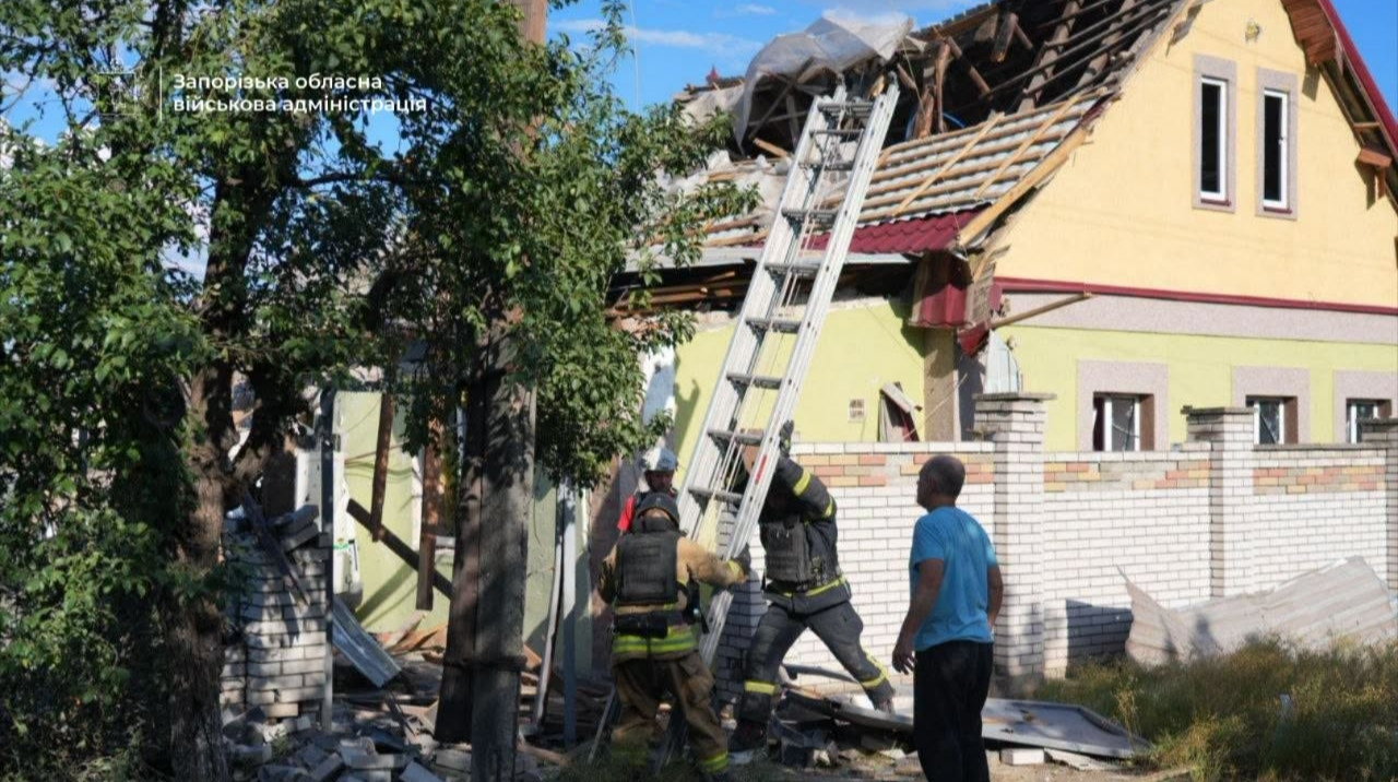 Росіяни вдарили КАБами по Запоріжжю: є поранені