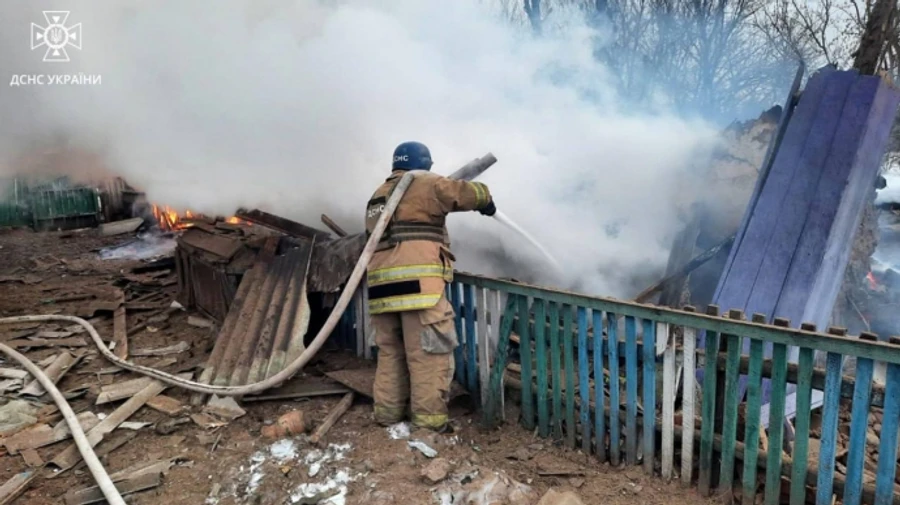 Attack on Sumy Oblast: Russians drop explosives from drone on house with five people inside – photo