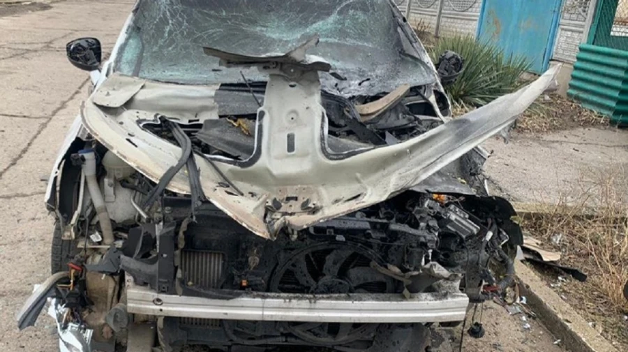 Two people injured after Russian drone strikes car in Marhanets, Dnipropetrovsk Oblast – photo