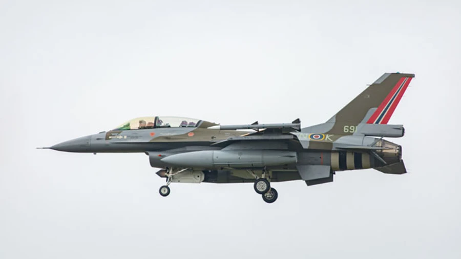 Норвегия поддержит подготовку украинских пилотов на F-16