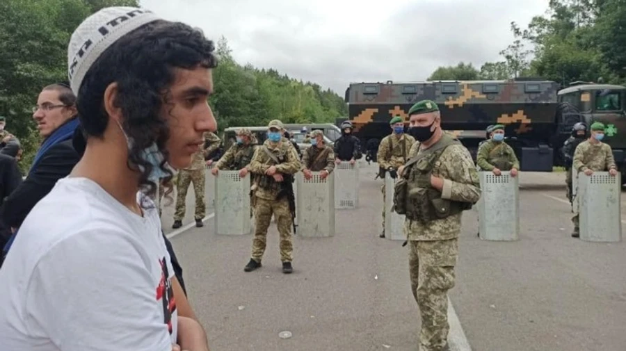 Хасиди на кордоні забезпечені всім необхідним – МЗС