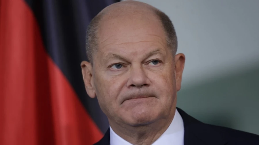 Шольц назвав неправильними і небезпечними нападки Трампа на Зеленського