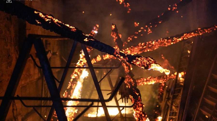 Russians hit office building and energy facility in Poltava Oblast, fire breaks out