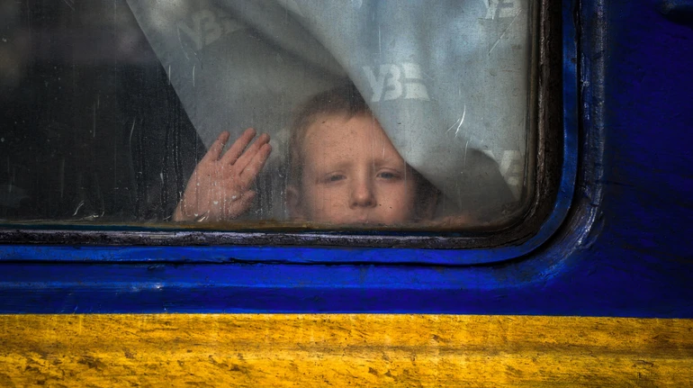 У зоні активних бойових дій на Донеччині перебувають 34,5 тисячі цивільних